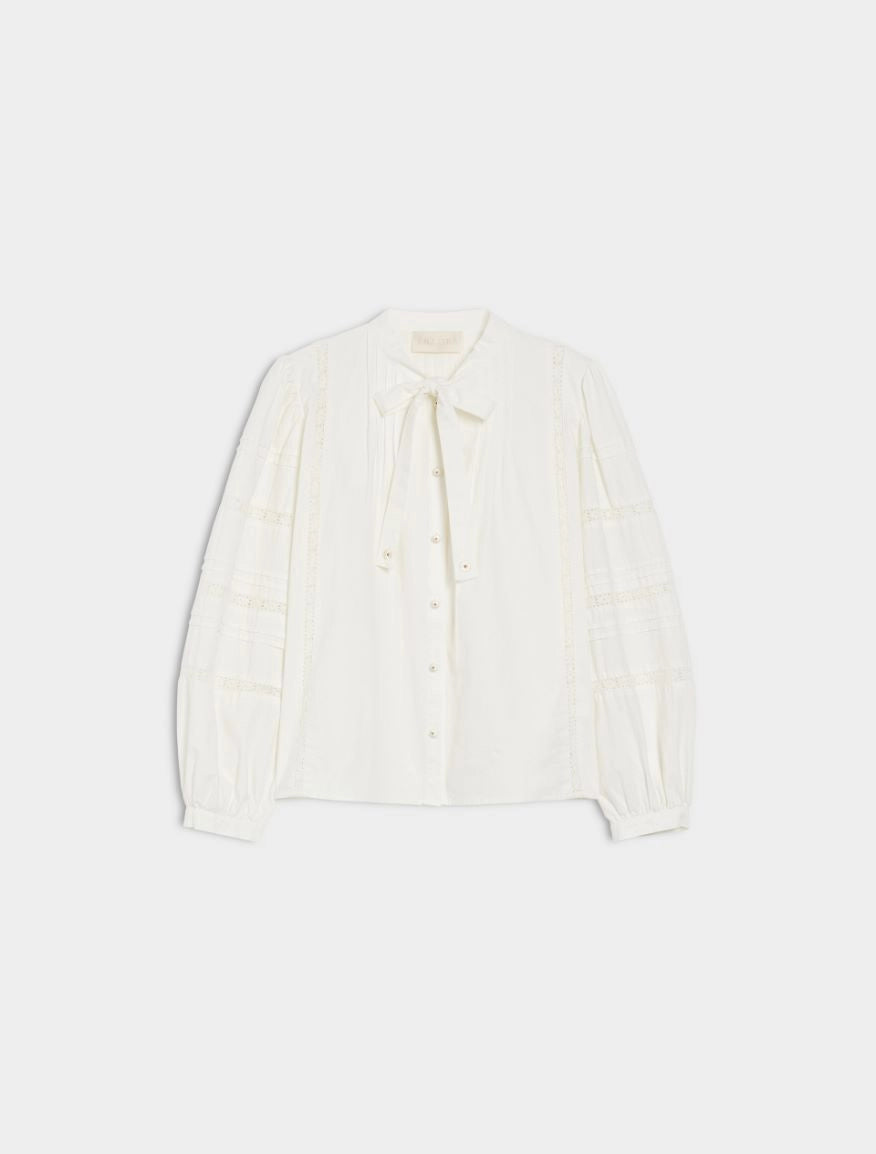 iBlues White Loose Fit Shirt. Iblghiamdola