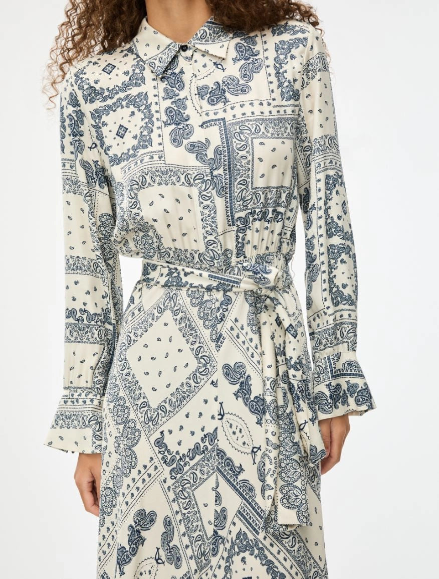iBlues Figure-Skimming Dress in Ivory  iblacaici