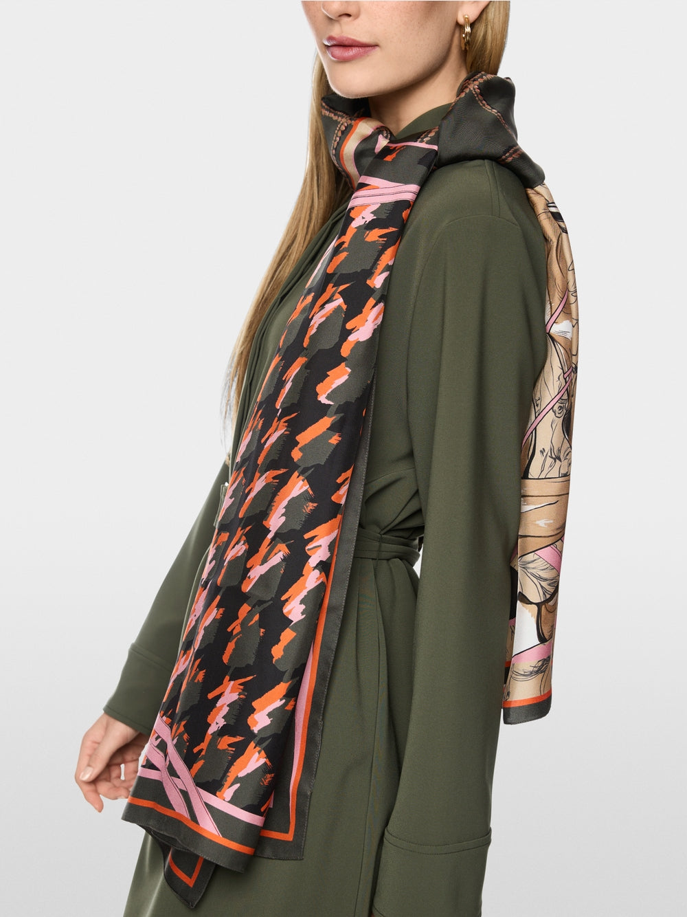 Marc Cain Silk scarf with mixed print BC B4.15 Z60 col. 599