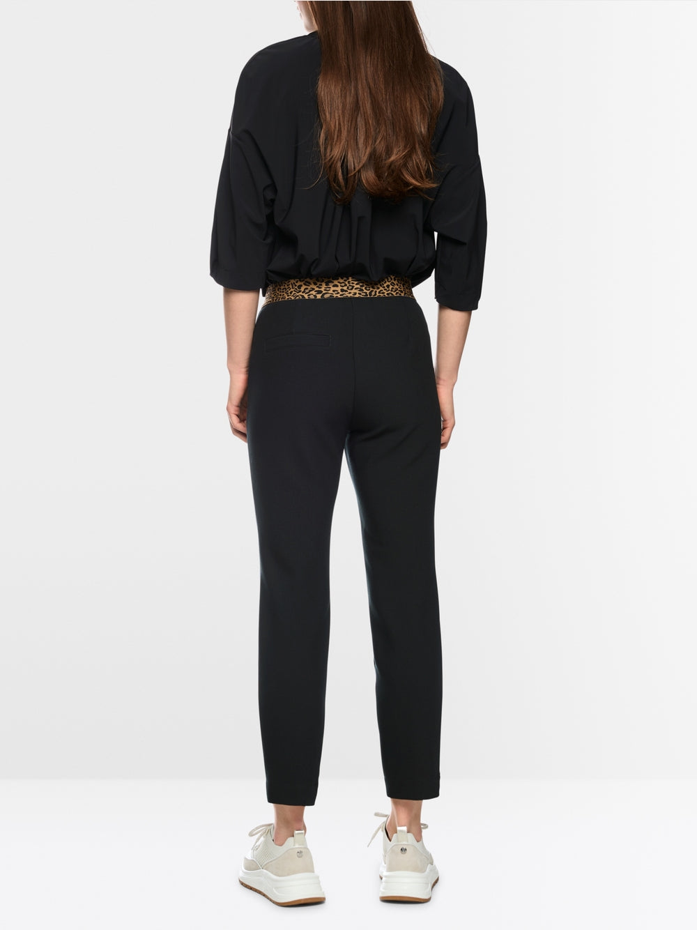 Marc Cain - SYDNEY slim fit, regular waist trousers BP 81.19 W44 col. 900