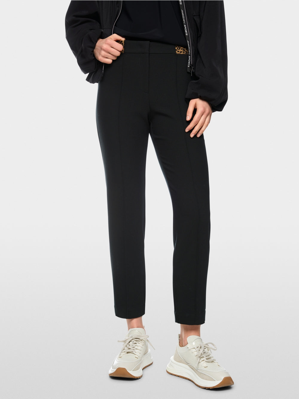 Marc Cain - SYDNEY slim fit, regular waist trousers BP 81.19 W44 col. 900