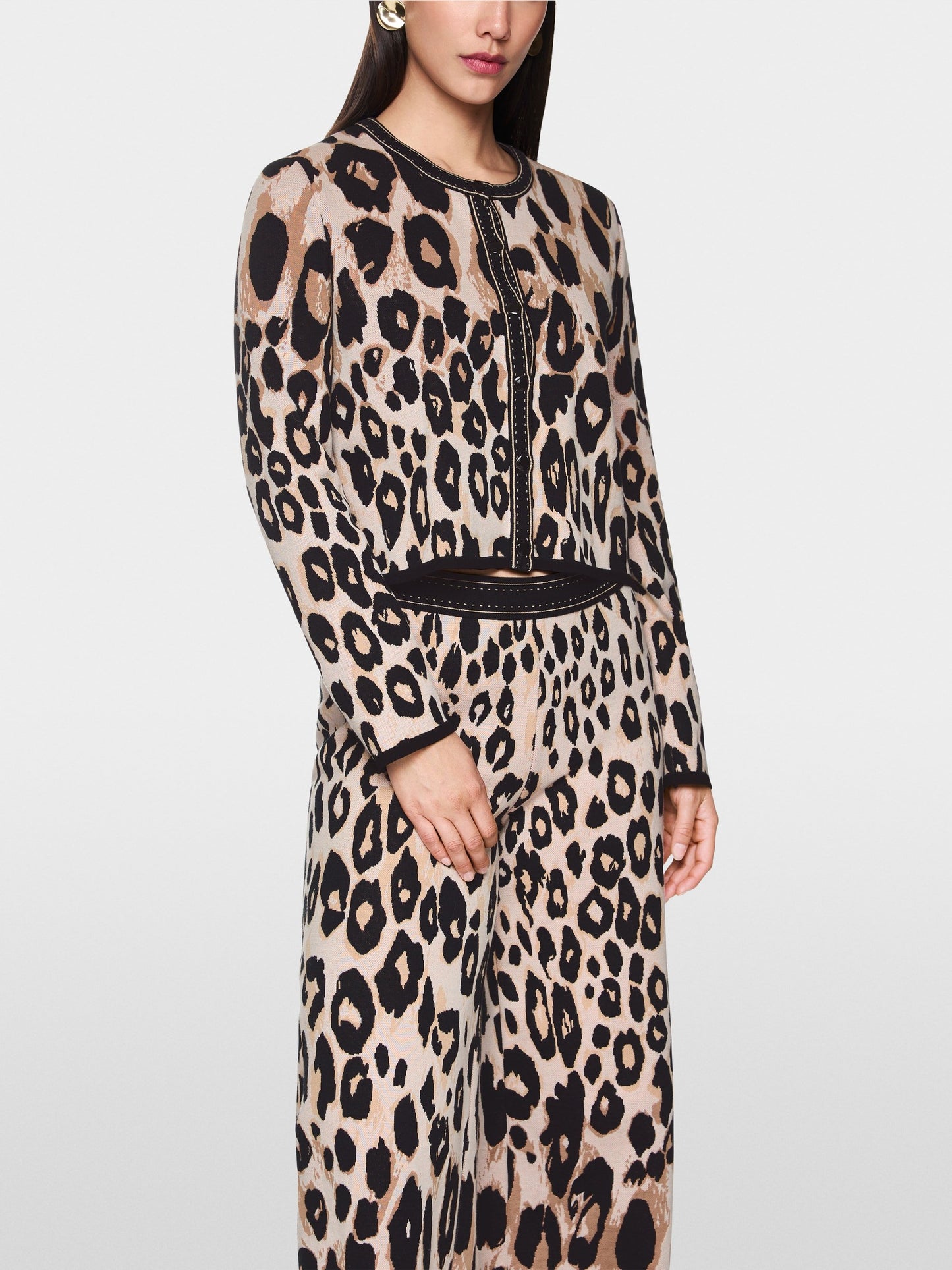 Marc Cain Cropped Leopard Print Cardigan ZC 39.09 M21